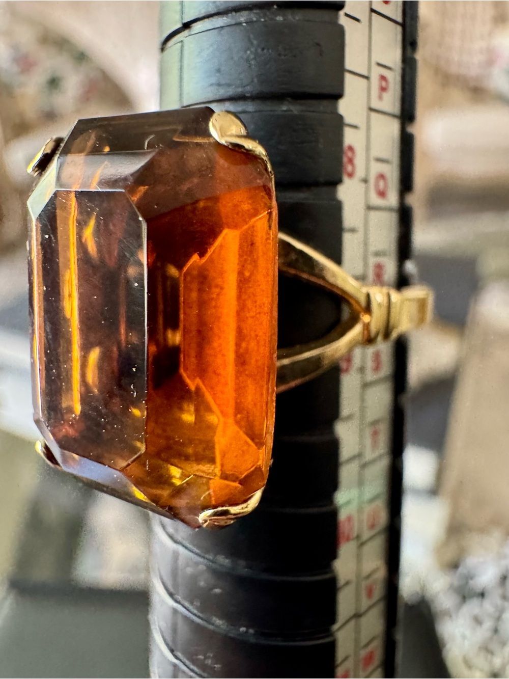 AVON Vintage 70s Smoky Luster Ring Emerald Cut 4-Prong Facetted Glass 9 - Picture 5 of 6